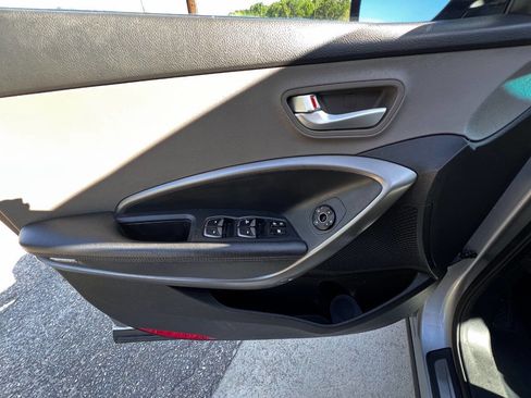 Used 2013 Hyundai Santa Fe Limited FWD image 18