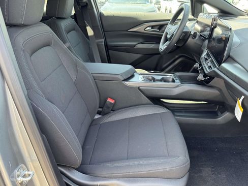 New 2026 Chevrolet Equinox EV LT image 28