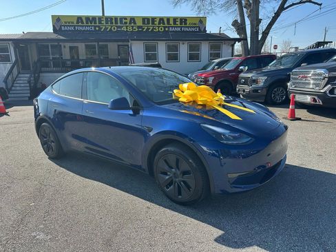 Used 2024 Tesla Model Y 2WD image 9