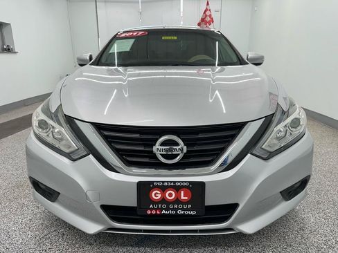 Used 2017 Nissan Altima 2.5 SL FWD image 3