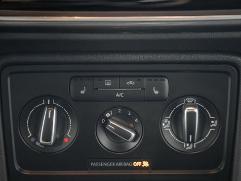 Used 2014 Volkswagen Beetle 2.5 image 26