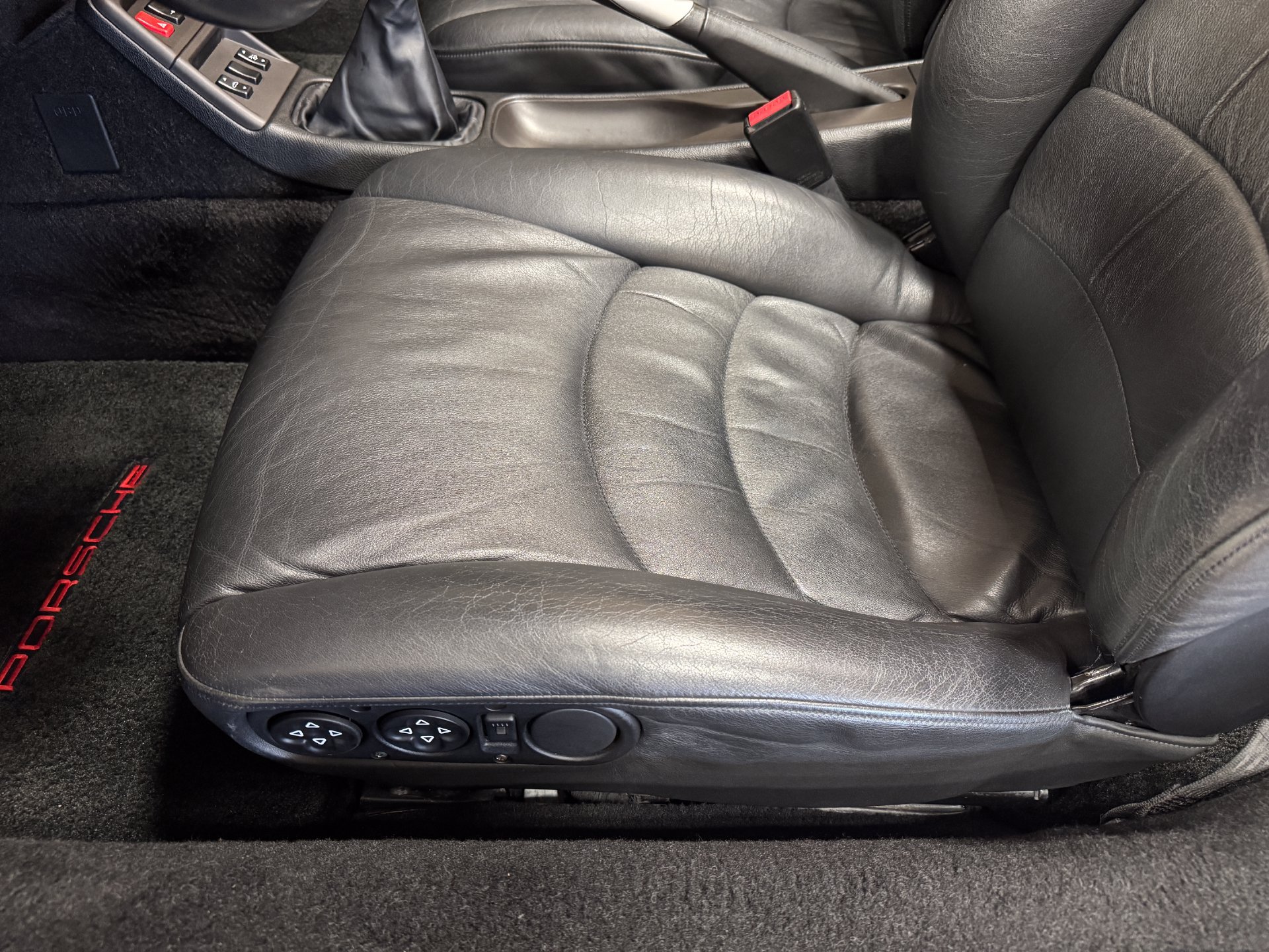 Used 1998 Porsche 911 Carrera RWD image 42