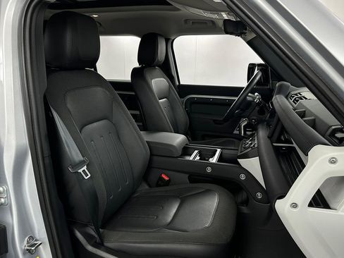 Used 2020 Land Rover Defender 110 First Edition image 44