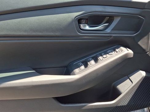 Certified 2025 Honda Accord SE image 13