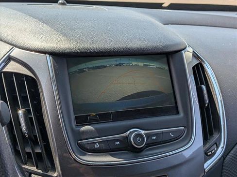 Used 2019 Chevrolet Cruze LS FWD image 12