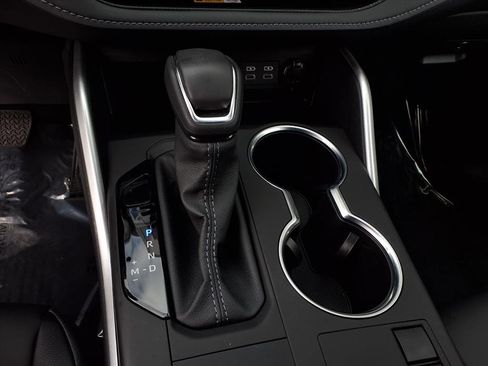 Certified 2025 Toyota Highlander XLE image 12