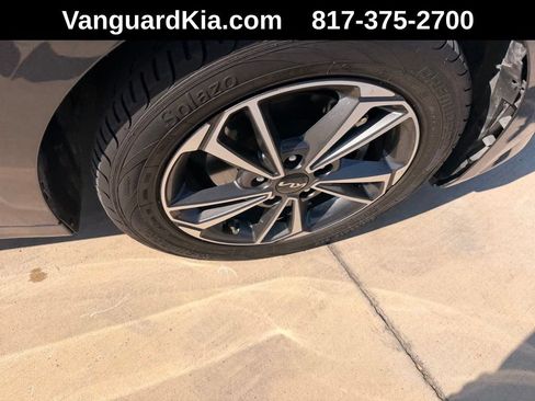 Certified 2022 Kia Forte LXS FWD image 11