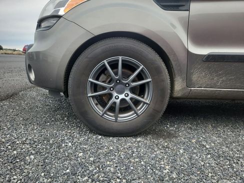 Used 2010 Kia Soul ! image 12