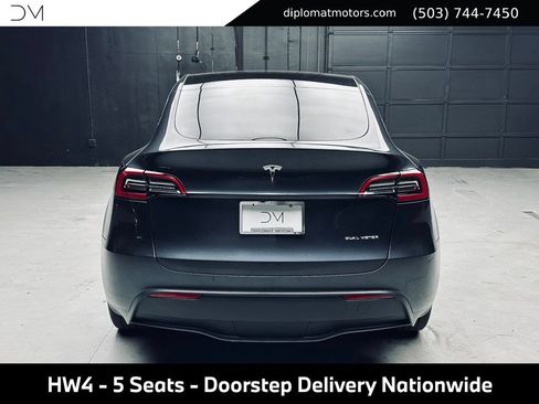 Used 2024 Tesla Model Y Long Range AWD/4WD image 5