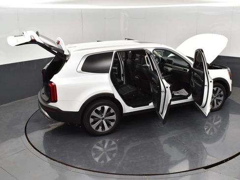 Used 2021 Kia Telluride EX w/ EX Premium Package AWD/4WD image 33