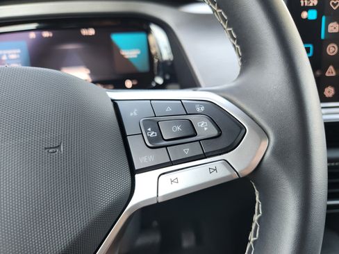 Used 2024 Volkswagen Atlas Cross Sport SE image 18