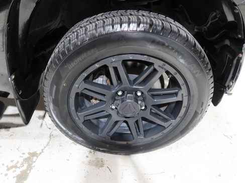 Used 2019 Toyota Tundra SR5 w/ SR5 Upgrade Package RWD image 39