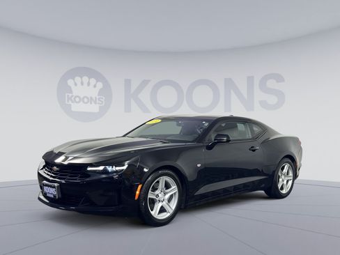 Used 2021 Chevrolet Camaro LT RWD image 5