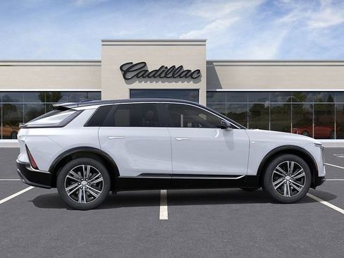 New 2026 Cadillac Lyriq Luxury image 5