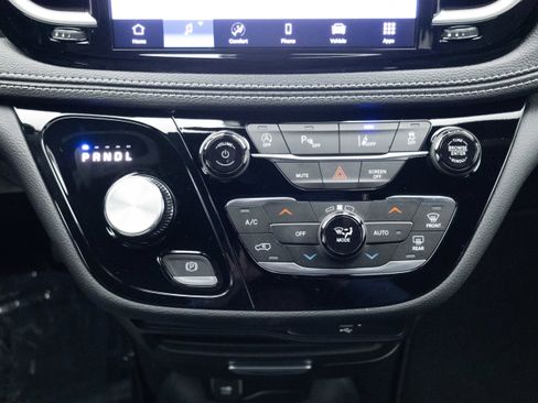 New 2026 Chrysler Pacifica Select FWD image 27