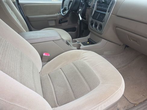Used 2005 Ford Explorer XLT RWD image 14