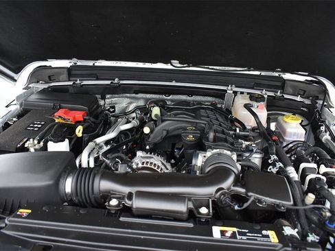 Certified 2024 Jeep Wrangler Sahara w/ Technology Group image 37