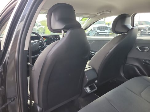 Used 2025 Kia K4 FWD image 12