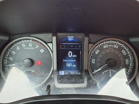 Used 2019 Toyota Tacoma TRD Off-Road AWD/4WD image 15