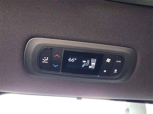 New 2026 Chrysler Pacifica Select image 22