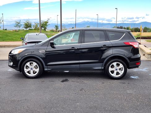 Used 2016 Ford Escape SE w/ SE Cold Weather Package AWD/4WD image 2
