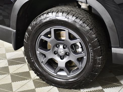 Certified 2025 Honda Pilot TrailSport image 58