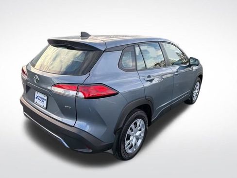 Used 2022 Toyota Corolla Cross L image 7