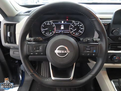 Used 2023 Nissan Pathfinder SL w/ SL Premium Package FWD image 15