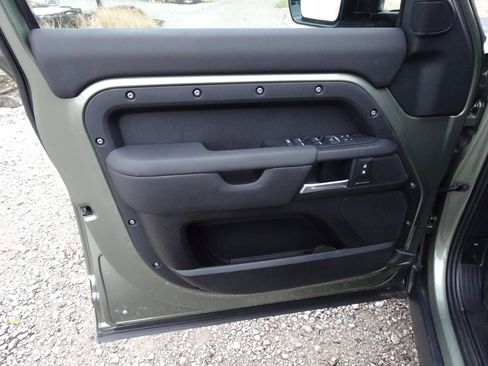 New 2025 Land Rover Defender 110 S image 19