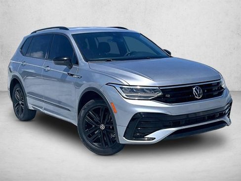 Used 2022 Volkswagen Tiguan SE R-Line FWD image 12