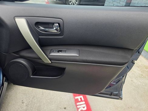 Used 2013 Nissan Rogue SV w/ Premium Pkg FWD image 29