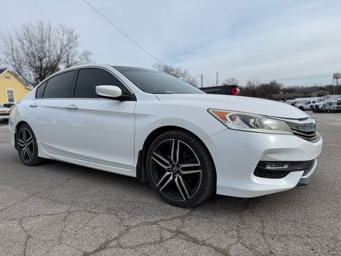Used 2016 Honda Accord Sport image 8