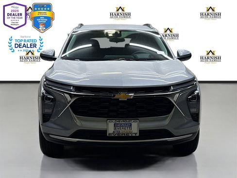 Certified 2024 Chevrolet Trax LT image 2