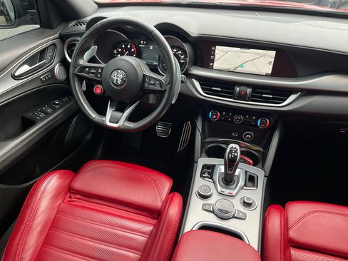 Used 2023 Alfa Romeo Stelvio Veloce image 36