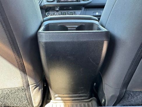 Used 2016 Toyota Tacoma TRD Sport w/ Towing Package AWD/4WD image 17