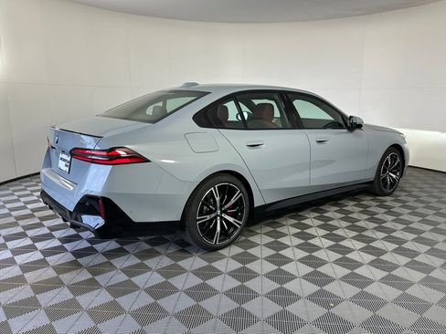Used 2026 BMW 530i w/ M Sport Package RWD image 7