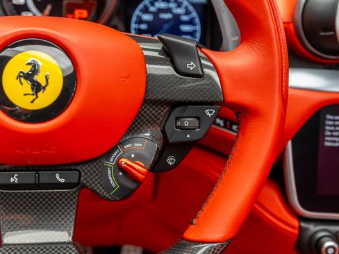 Certified 2019 Ferrari Portofino RWD image 23