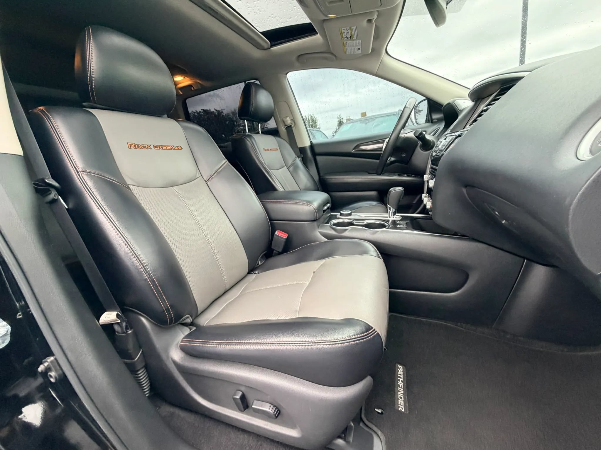 Used 2020 Nissan Pathfinder SL AWD/4WD image 26