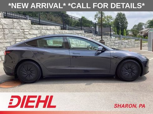 Used 2025 Tesla Model 3 Long Range RWD image 8