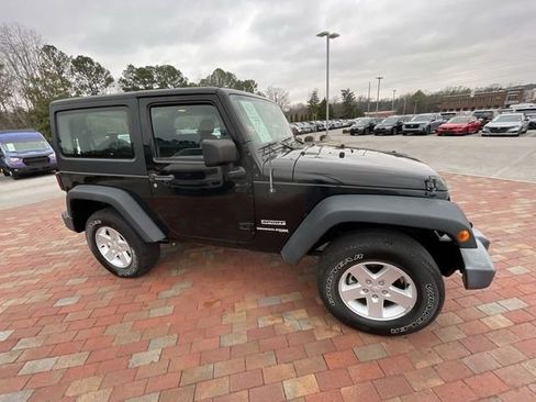 Used 2018 Jeep Wrangler Sport image 16