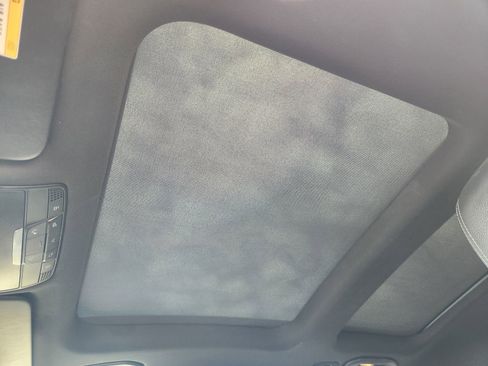 Used 2019 Mercedes-Benz GLC 300 4MATIC image 24