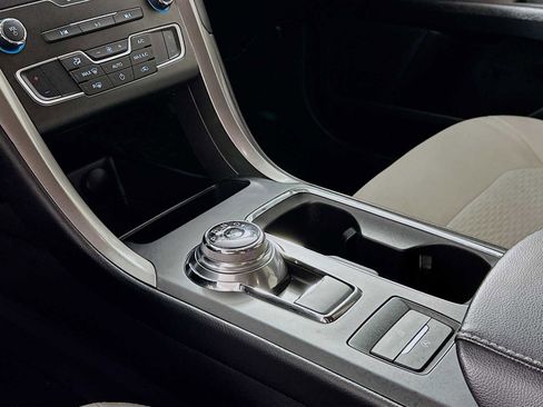 Used 2020 Ford Fusion SE w/ Equipment Group 151A image 15