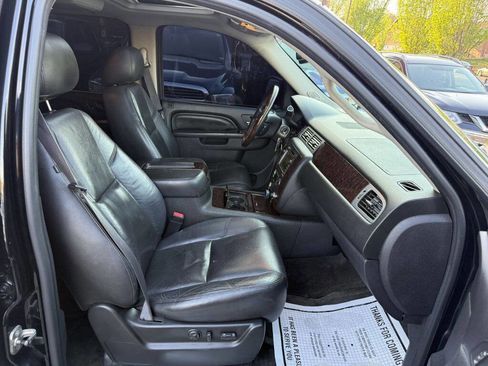 Used 2011 GMC Yukon Denali AWD/4WD image 23