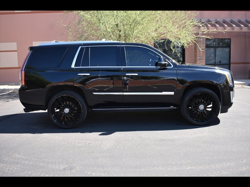 Used 2017 Cadillac Escalade Platinum AWD/4WD image 1