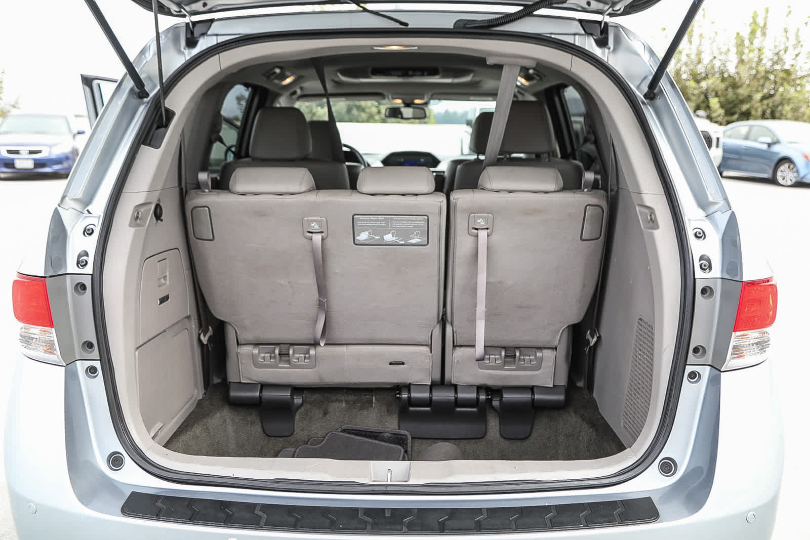 Used 2016 Honda Odyssey Touring Elite image 26