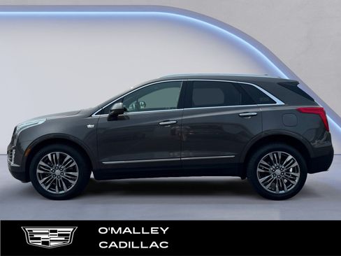 Used 2019 Cadillac XT5 Premium Luxury AWD/4WD image 2