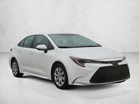 Used 2024 Toyota Corolla LE FWD image 3