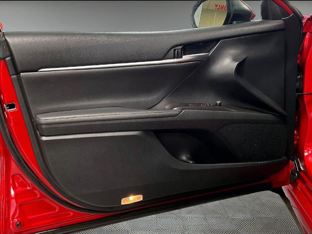 Used 2022 Toyota Camry XSE AWD/4WD image 9