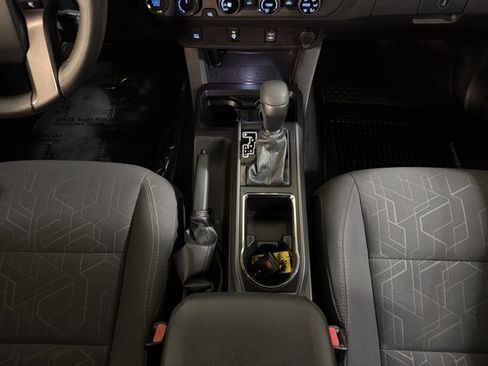Used 2017 Toyota Tacoma TRD Sport w/ Tow Package (A/T) AWD/4WD image 33