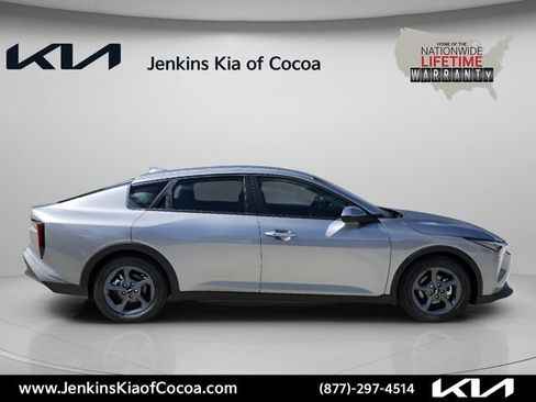 New 2026 Kia K4 FWD image 3